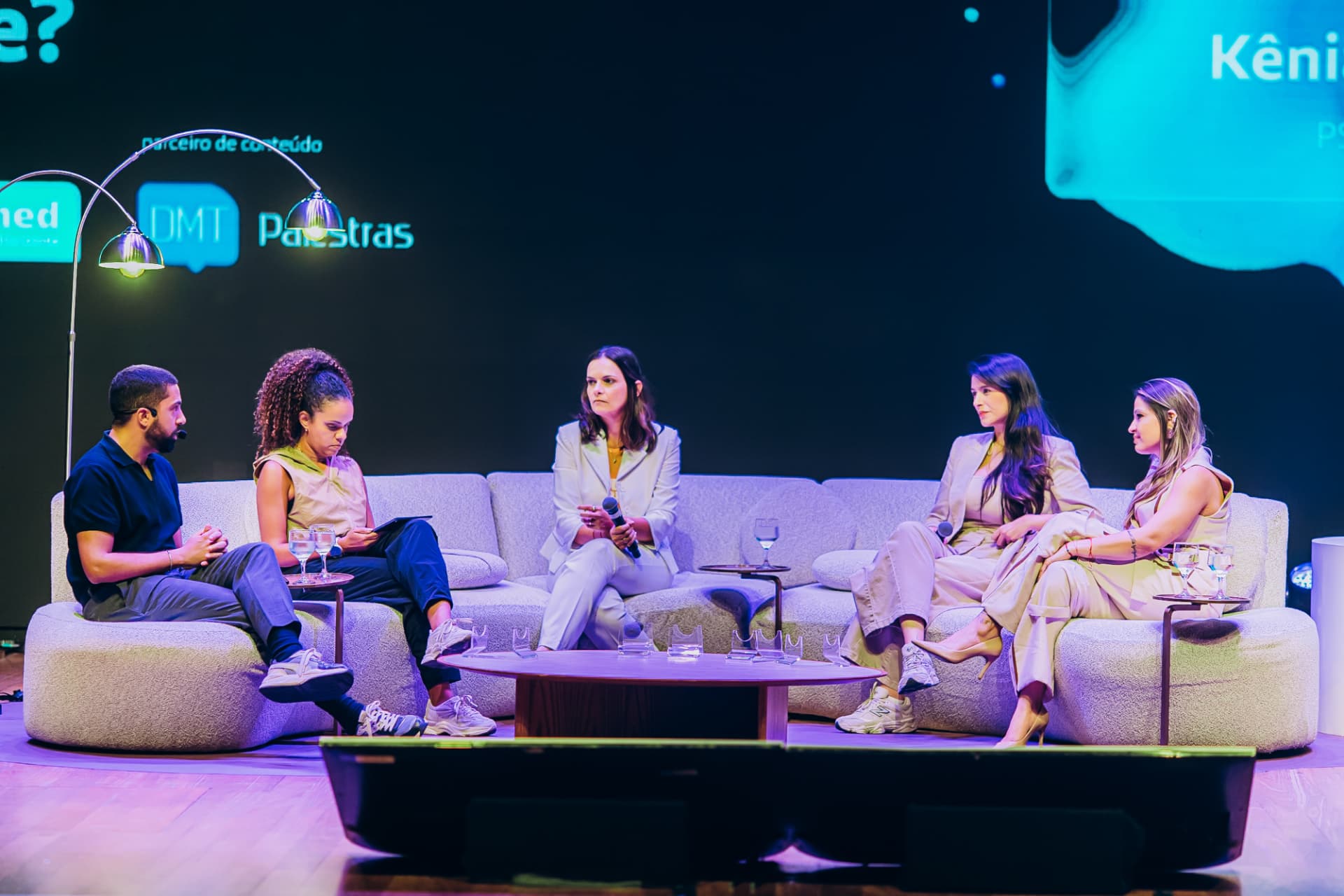 Painel 03 — todas as participantes no palco do Talks Unimed-BH 2026